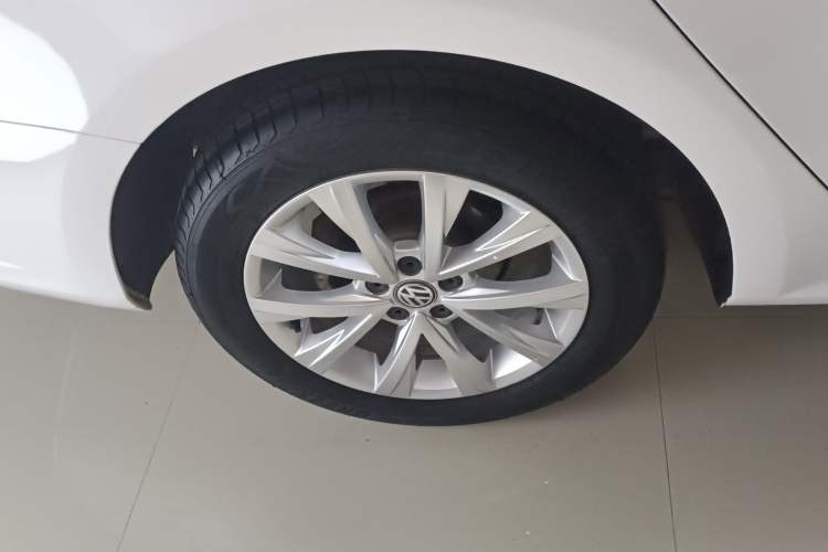 Used Volkswagen Lavida 2015 1.6L Automatic Comfort Edition