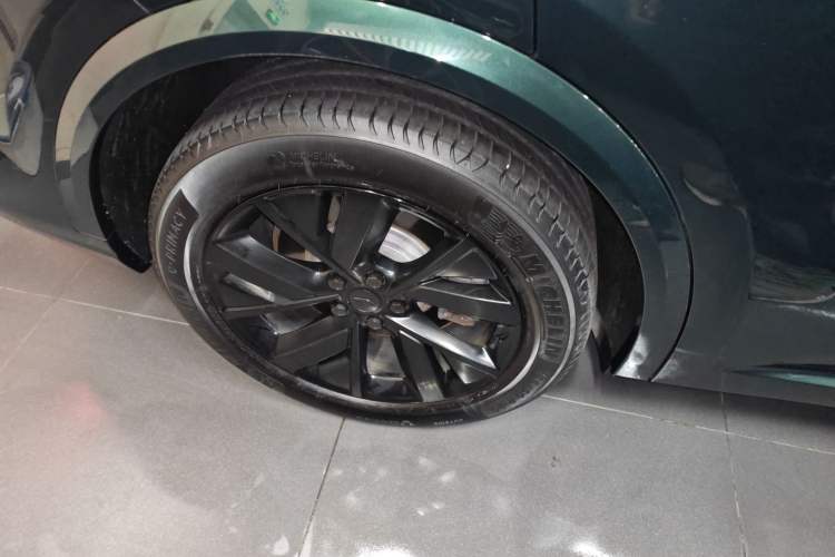 Used Li Auto L8 2023 Pro Model Right Rear Wheel Hub