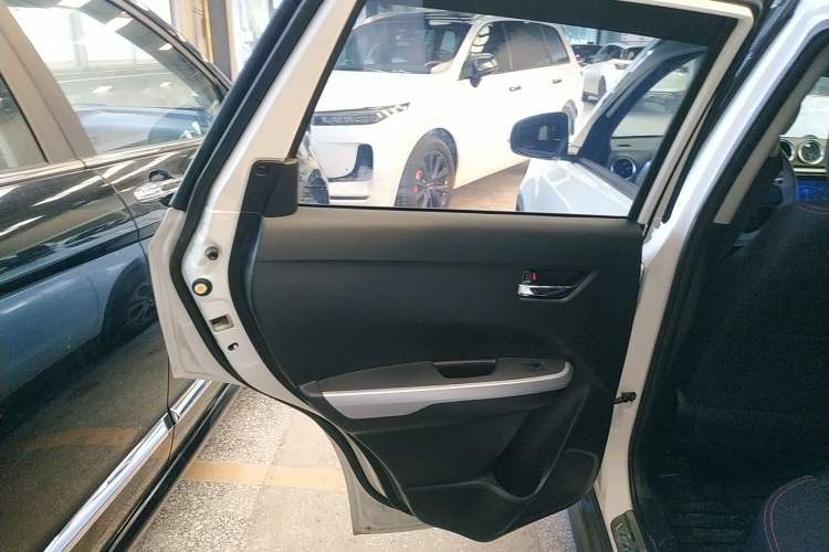 Used Suzuki Vitara 2016 1.6L Manual Two-Wheel Drive Entry-Level Trim