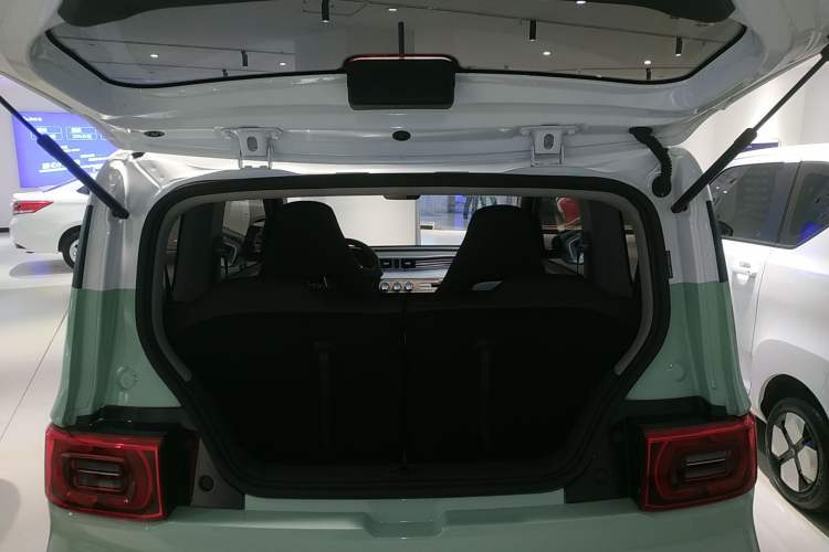 Used Wuling Hongguang MINIEV 2022 Macaron Premium Model – Lithium Iron Phosphate
