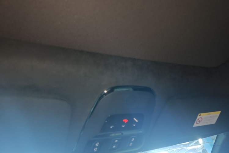 Used Zeekr 009 2024 7-Seater Walk-Through Version Four-Wheel Drive 108 kWh