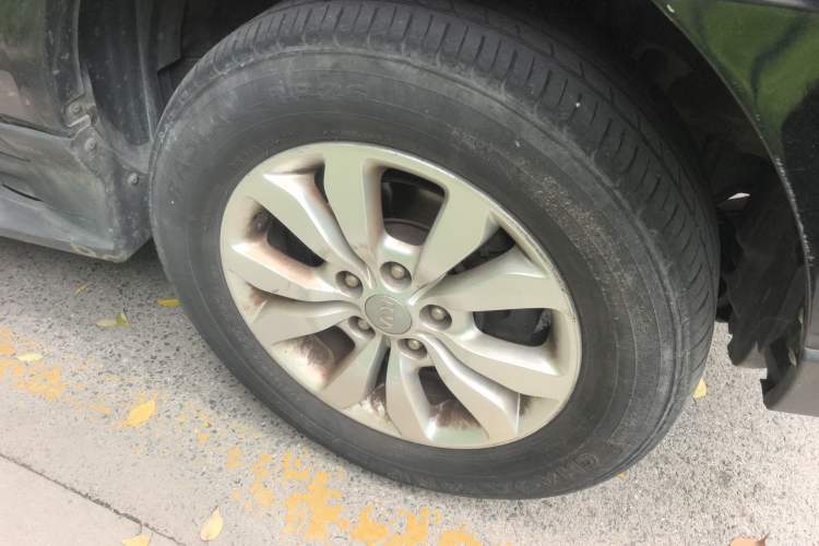 Used Kia Sportage 2013 2.0L Automatic Two-Wheel Drive GL Trim Right Front Wheel Hub