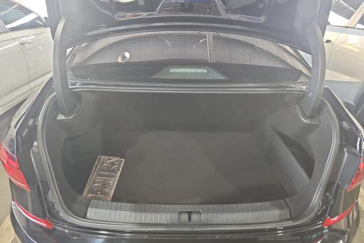 Used Volkswagen Passat 2023 330TSI Starry Luxury Edition
