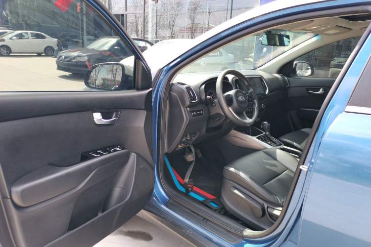 Used Kia KX3 2015 1.6L Automatic Two-Wheel Drive DLX Driver Seat