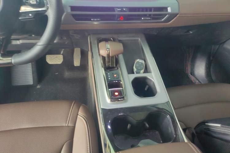 Used GAC Trumpchi GS4 2024 MAX 1.5T Flagship Edition Gear Lever