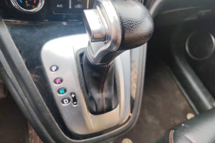 Used Haval H6 2013 Upgraded Model 2.4L Automatic Two-Wheel Drive Elite Version