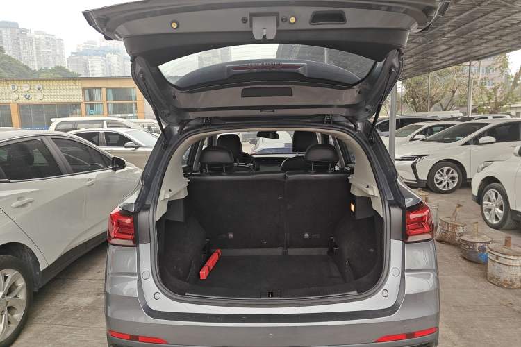 Used Roewe RX3 2021 PRO 1.6L CVT Elite Model Trunk