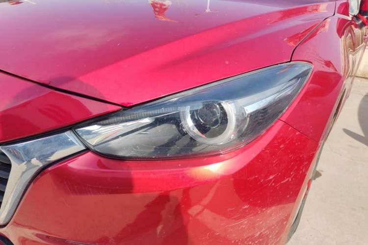 Used Mazda 3 Axela 2017 Sedan 1.5L Automatic Luxury Model Emission Standard China V
