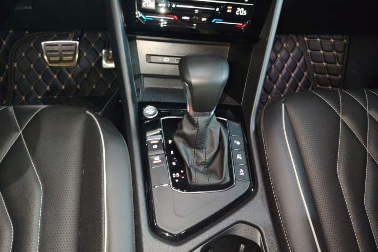 Used Volkswagen Tiguan L 2024 330TSI Automatic Two-Wheel Drive R-Line Enhanced Edition