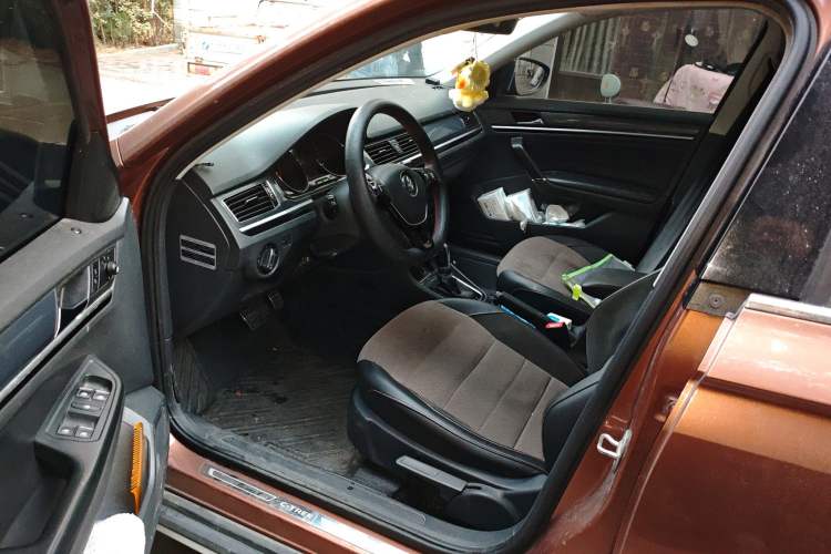 Used Volkswagen C-TREK 2017 230TSI DSG Comfort Version Interior 3