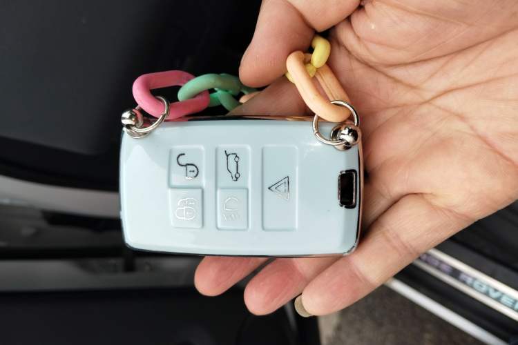 Used Land Rover Range Evoque 2024 Aurora L 249 PS Prestige Light-Chasing Edition
