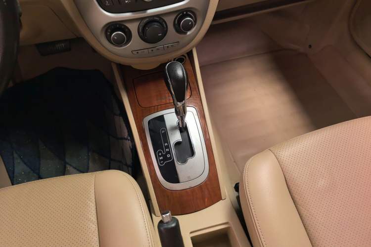 Used Buick Excelle 2013 1.5L Automatic Luxury Model Gear Lever