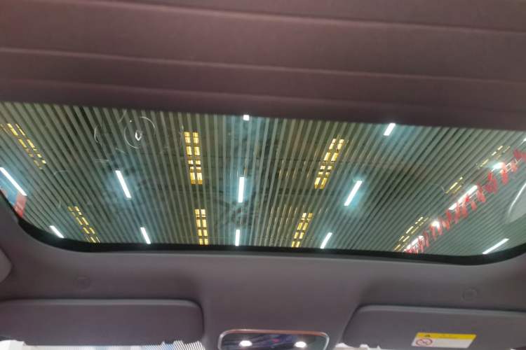 Used Hima AITO M8 2025 Extended-Range Ultra Version 53.4 kWh 6-Seater Edition
