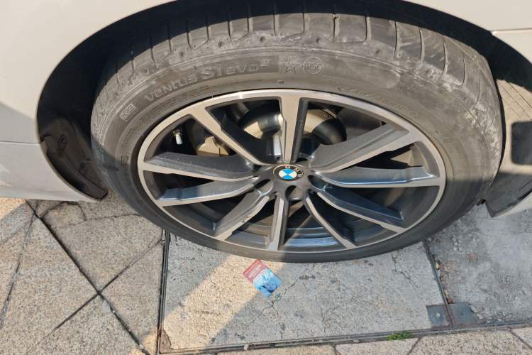 Used BMW 6 Series GT 2022 630i Luxury Design Package Right Front Wheel Hub