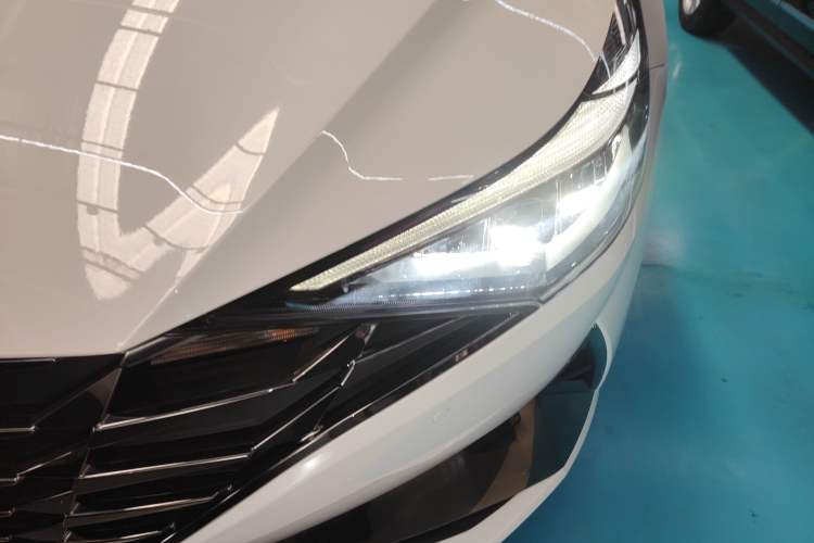 Used Hyundai Elantra 2022 1.5L CVT LUX Prestige Edition
