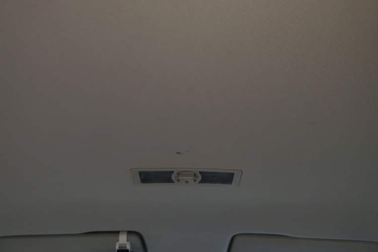 Used Volkswagen Gran Lavida 2013 1.6L Automatic Fashion Model
