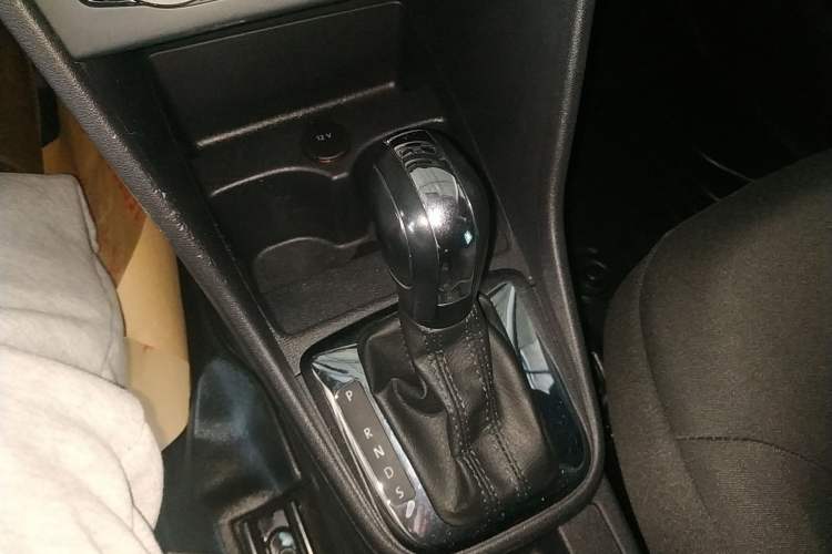 Used Volkswagen Jetta 2015 1.6L Automatic Fashion Model
