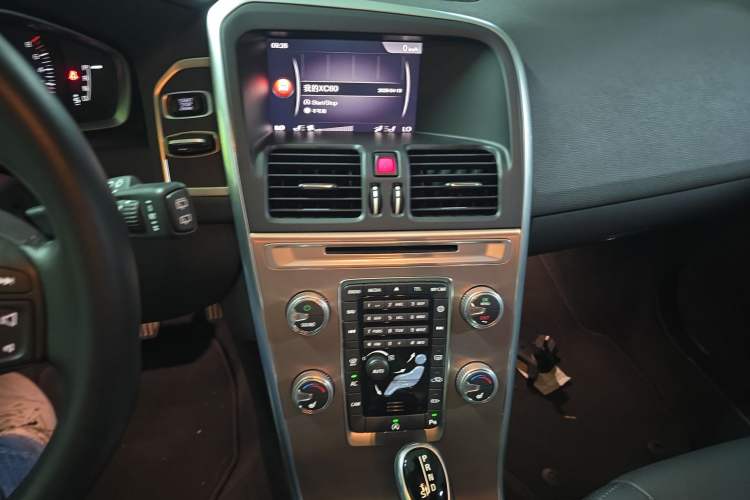 Used Volvo XC60 2017 T5 Smart Upgrade Edition
