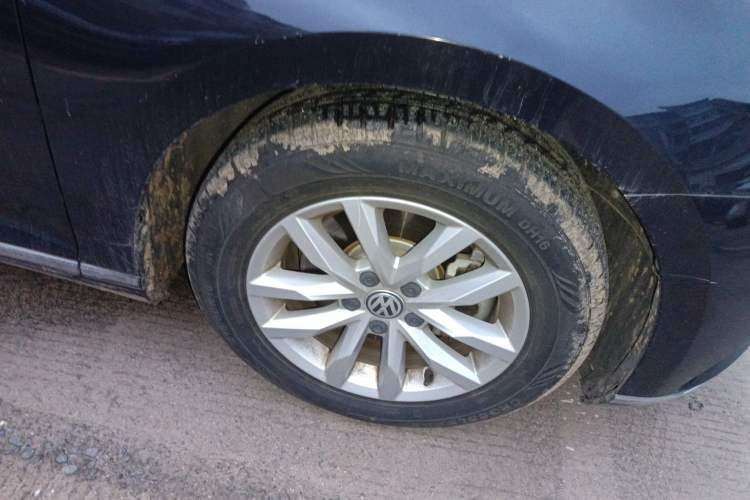 Used Volkswagen Magotan 2019 280TSI DSG Comfort Model China VI Standard Right Front Wheel Hub