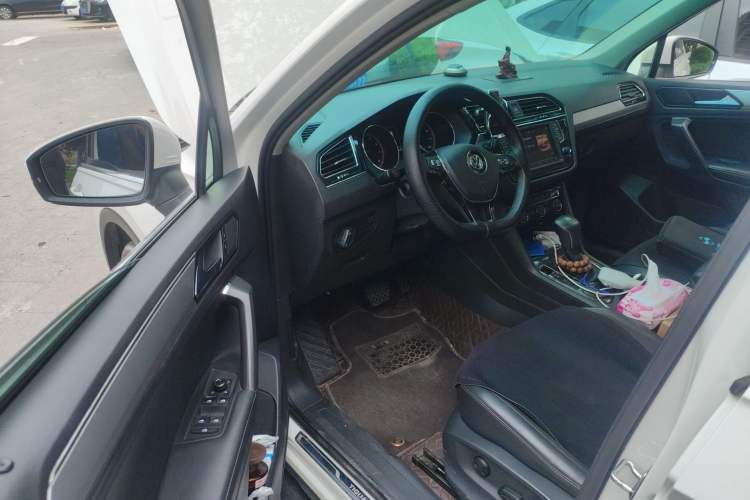 Used Volkswagen Tiguan L 2018 330TSI Automatic Two-Wheel Drive Luxury Edition Driver Seat