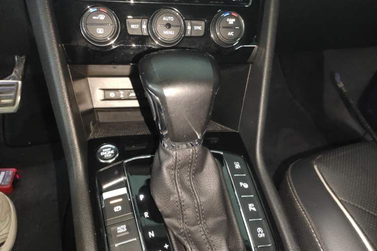 Used Volkswagen Tiguan L 2020 330TSI Automatic Two-Wheel Drive R-Line Flagship Version China VI Standard Gear Lever