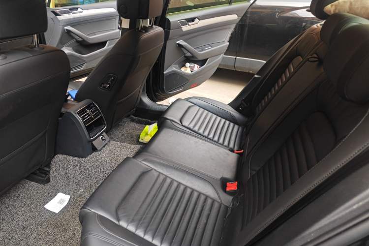 Used Volkswagen Magotan 2018 330TSI DSG Advanced Model Left Rear Seat