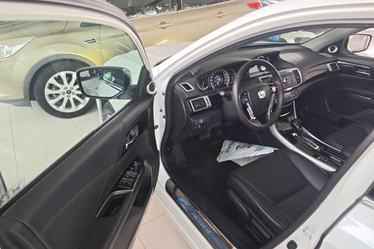 Used Honda Accord 2016 2.0L Elite Edition
