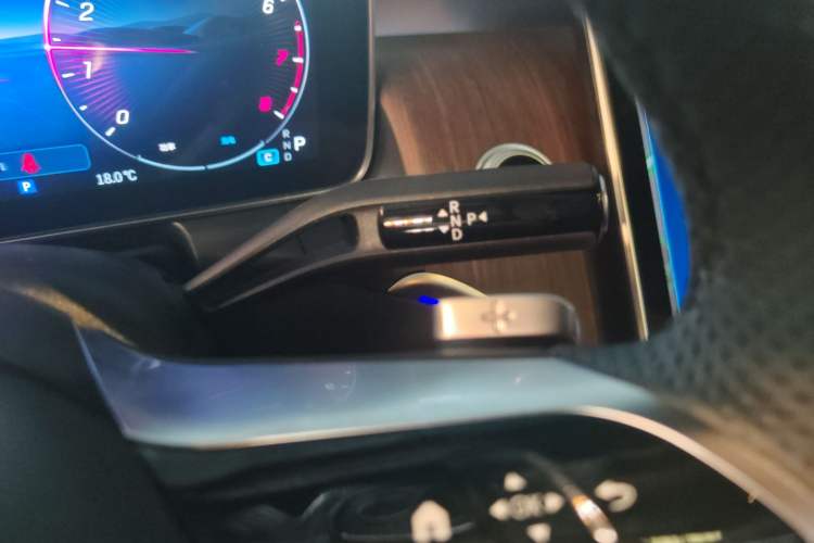 Used Mercedes-Benz GLC 2025 Refreshed GLC 300 L 4MATIC Dynamic Version 5 Seats
