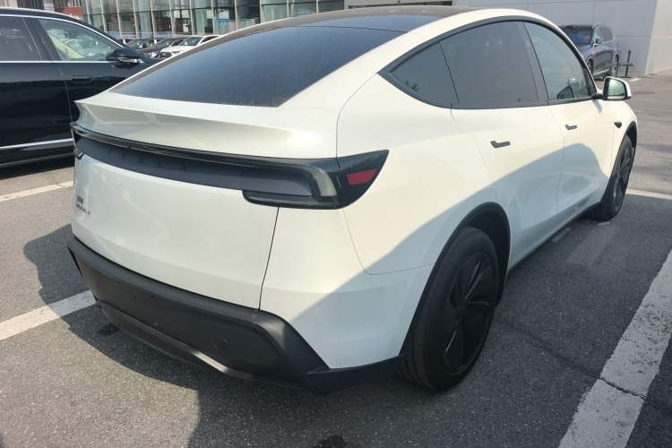 Used Tesla Model Y 2026 Rear-Drive Model Rear Right 45 Deg