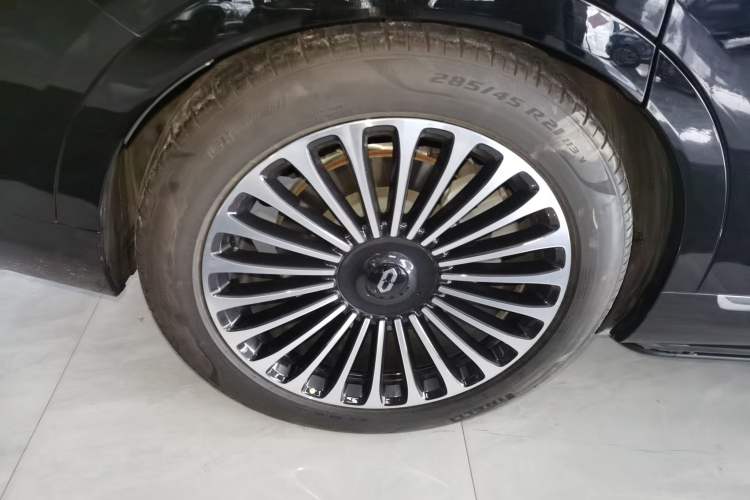 Used Hima AITO M9 2025 Extended-Range Ultra Version 52 kWh 6-Seater Exterior 5