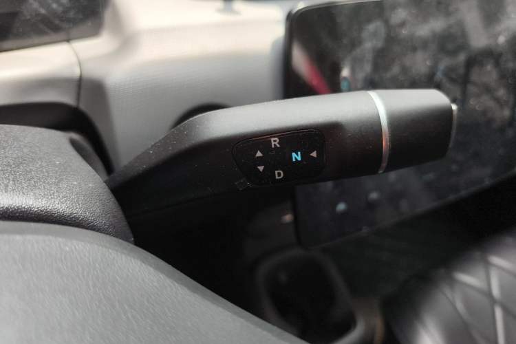 Used Leapmotor T03 2024 310 Comfort Edition Gear Lever