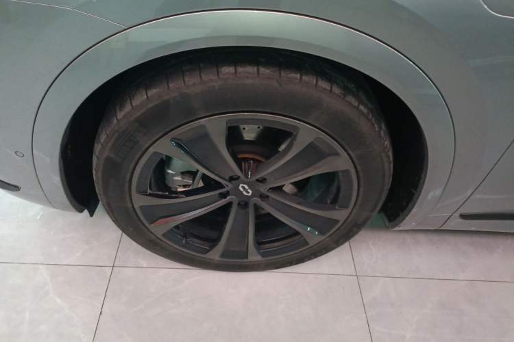 Used Hima AITO M8 2025 Extended-Range Max+ Version 53.4 kWh 5-Seater Edition