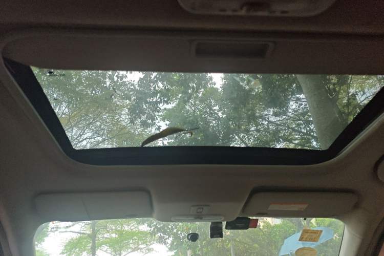 Used Nissan Sunny 2014 1.5XL Manual Deluxe Edition Headliner