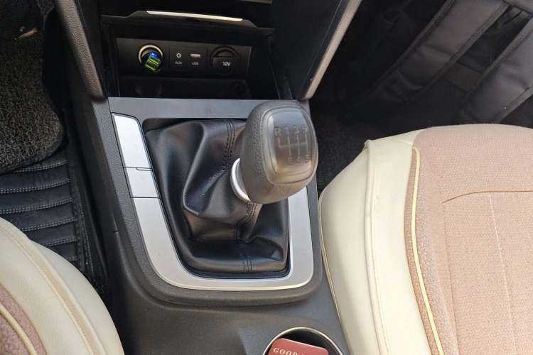 Used Hyundai Elantra (6th Generation / Lingdong) 2016 1.6L Manual ZhiXuan·Youth Edition
