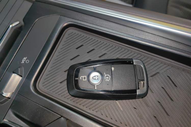 Used Ford Edge 2025 Ford Explorer L 2.0T EcoBoost E-Hybrid Four-Wheel-Drive 7-Seater Supreme Model Interior 1