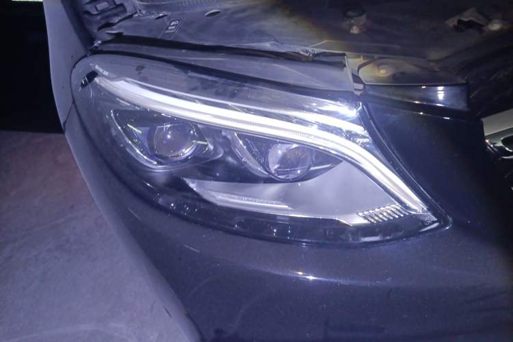 Used Mercedes-Benz GLE 2019 GLE 320 4MATIC Dynamic Edition Prestige Model Right Front Headlight