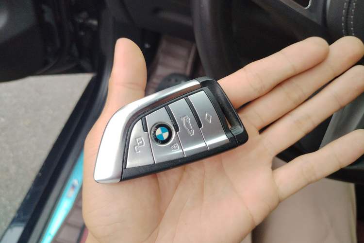 Used BMW X6 2020 xDrive40i Luxury Model with M Sport Package Vehicle Key