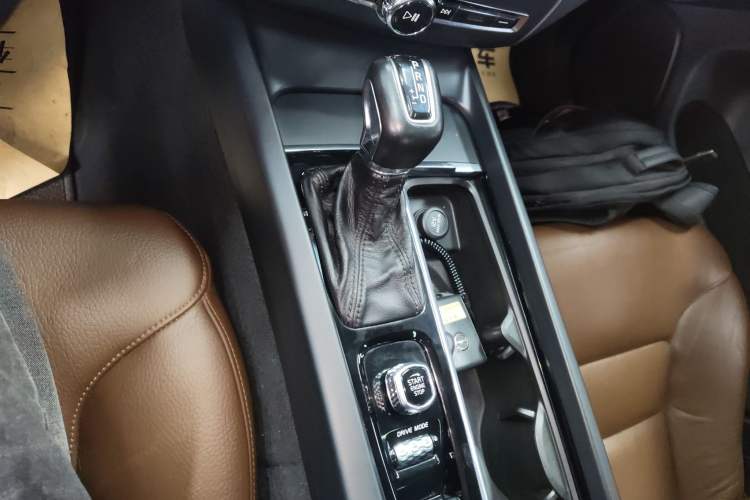 Used Volvo XC60 2019 T5 4x4 Smart Edition China V Standard