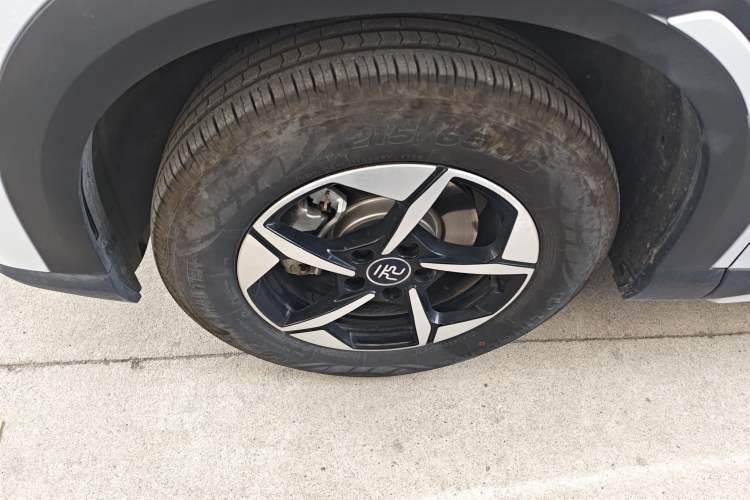 Used BYD Yuan UP 2025 Intelligent Driving Version 401 km Leading Edition Exterior 4