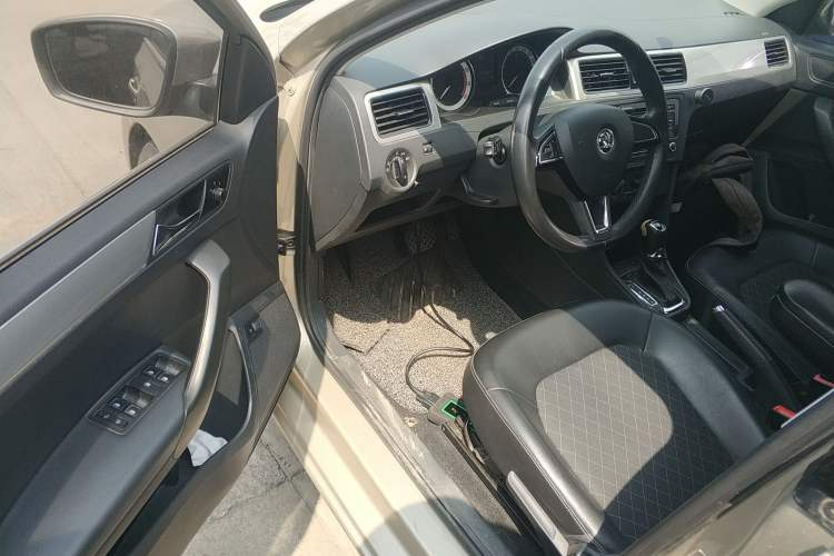 Used Skoda Rapid 2018 1.6L Automatic Comfort Edition Driver Seat