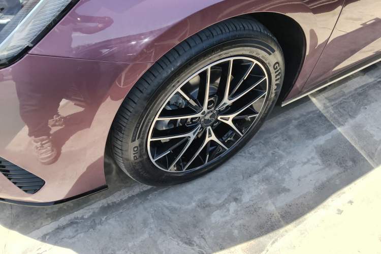 Used BYD Seal 2023 DM-i 1.5T 121km Prestige Model Exterior 4