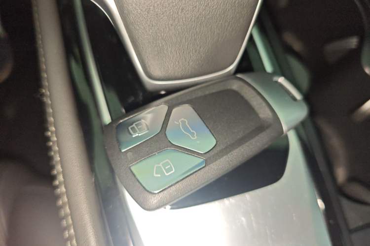 Used Dongfeng Aeolus Huge 2024 Mach Power 1.5T Luxury Model
