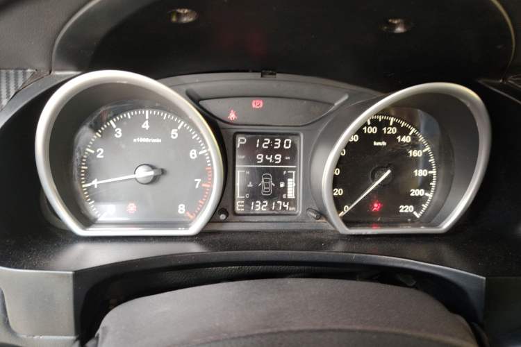 Used Zotye T600 2015 2.0T DCT Prestige Edition Instrument Cluster