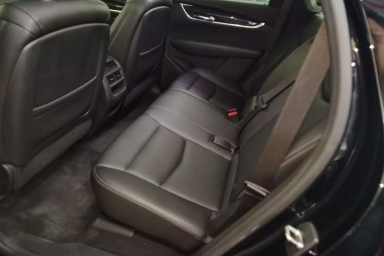 Used Cadillac XT5 2021 28T Luxury Model
