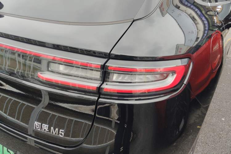 Used Hima AITO M5 2022 Range-Extended Rear-Drive Standard Version Right Rear Taillight