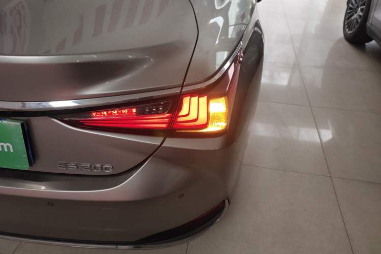 Used Lexus ES 2022 200 Excellence Edition