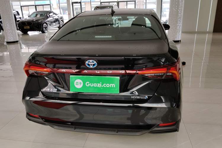 Used Toyota Avalon 2023 Dual-Engine 2.5L Luxury Edition
