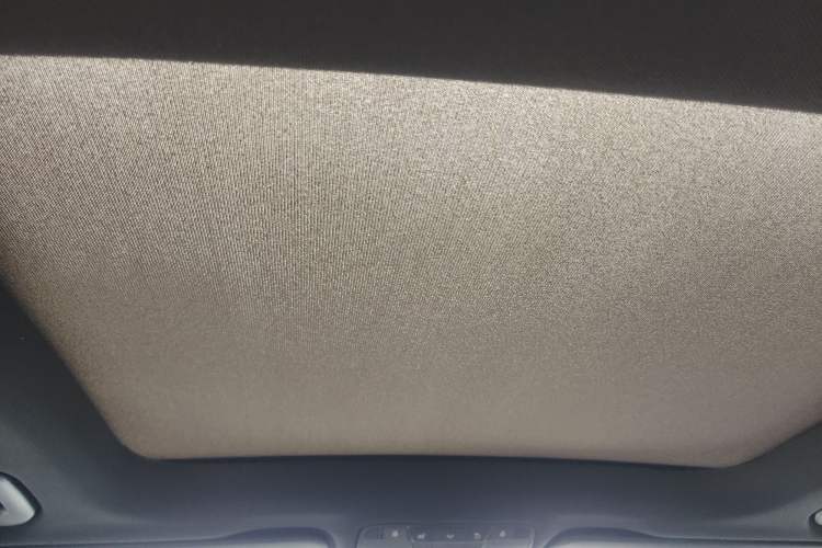 Used Mercedes-Benz GLC 2018 Facelift GLC 260 4MATIC Luxury Edition Headliner