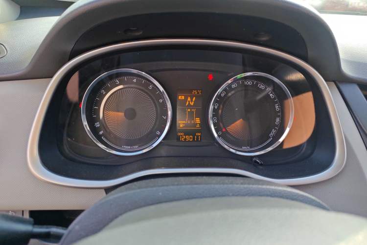 Used Chevrolet Sail 2015 Sail 3 1.5L AMT Happiness Sunroof Edition