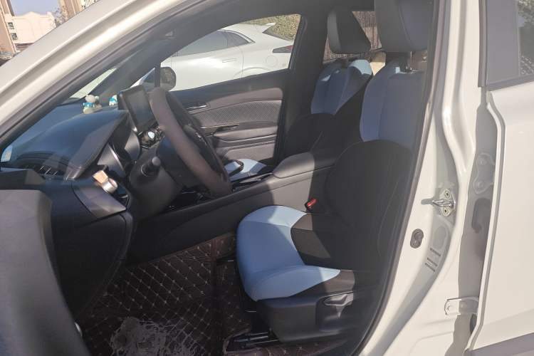 Used Toyota IZOA 2021 2.0L Enjoy Edition